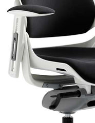 Zure Executive Chair with White Shell